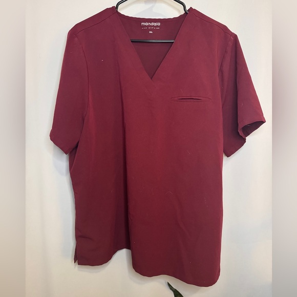 Mandala One Pocket Scrub Top Wine 2X - Picture 2 of 7